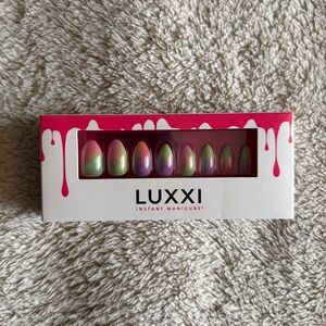 Luxxi Press On Nails